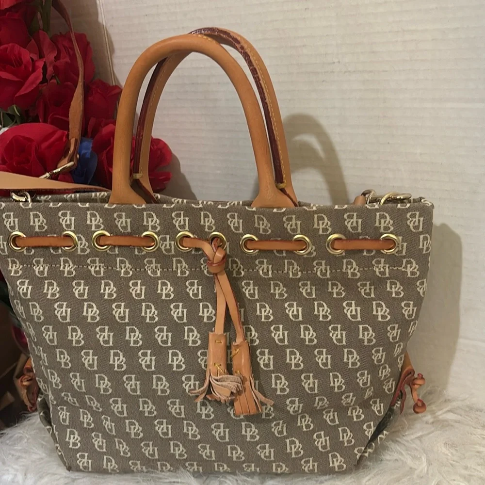 DOONEY & BOURKE Signature Bag